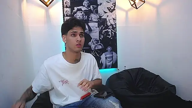 marvinandthebbys - MarvinandtheBbys's free webcam