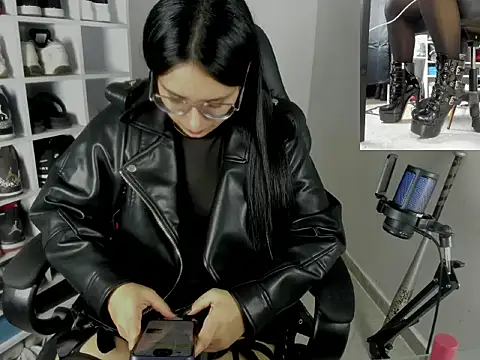 queen_findom1 webcam