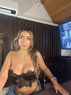 Atenea_cute21 webcam