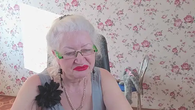 Maya_Mayflower webcam