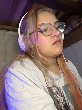 Sophia_Weest99 webcam