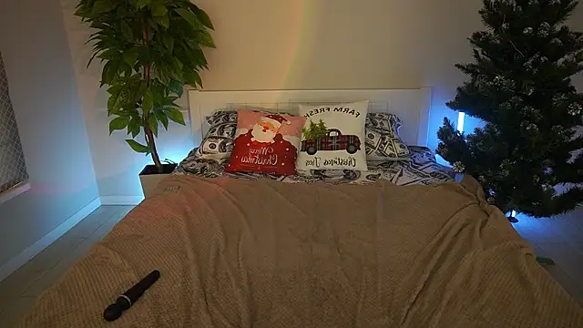 NikkiGoldSide webcam