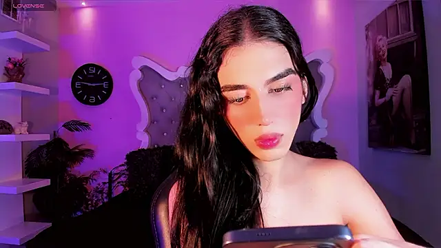 Ivanna_Bowman Live Webcam on Stripchat