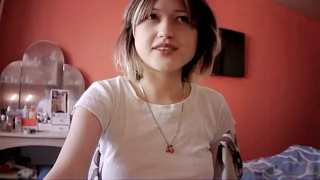 SnowWhiteNika webcam