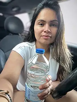 Webcam Model (melanny10)  is live.Free join now!