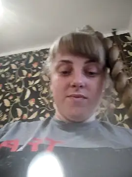 Webcam Model (CoddessCrystal)  is live.Free join now!