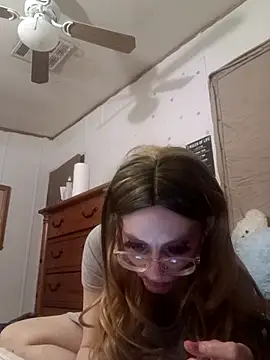 snowbird1117 (Ask my age) - Go private with me