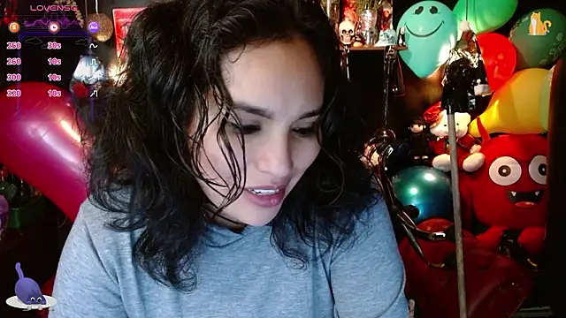 kureiji_hentaii webcam