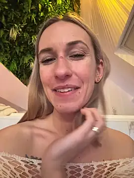 lola_tentatiion webcam