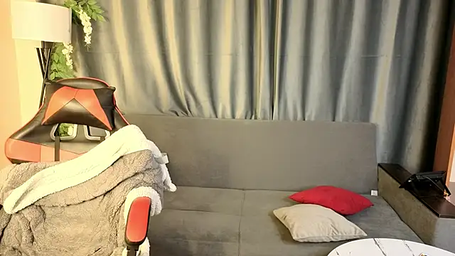 okerriella Live Webcam on Stripchat