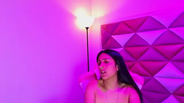 Cameron_cutte webcam