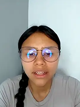 Webcam Model (SofieLove_01)  is live.Free join now!