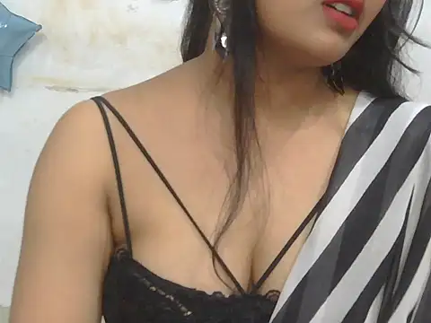 POOJA_199 webcam