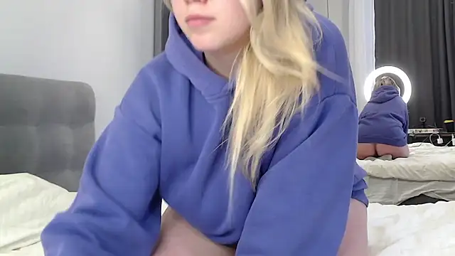 Embersweetbunny webcam