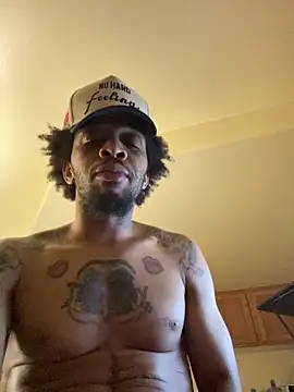 thefreakscomeoutatnight webcam