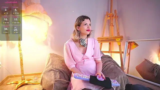 Carrie_in_the_city webcam