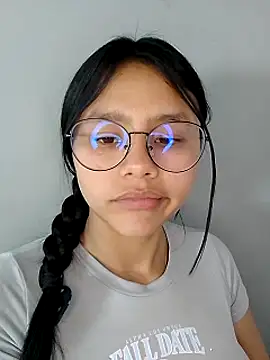 Webcam Model (SofieLove_01)  is live.Free join now!