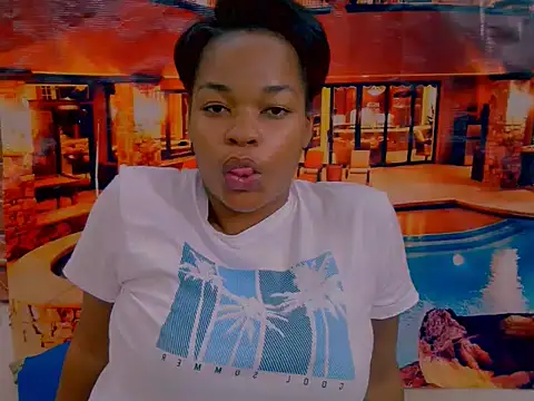 EbonyCurvaceous1 webcam