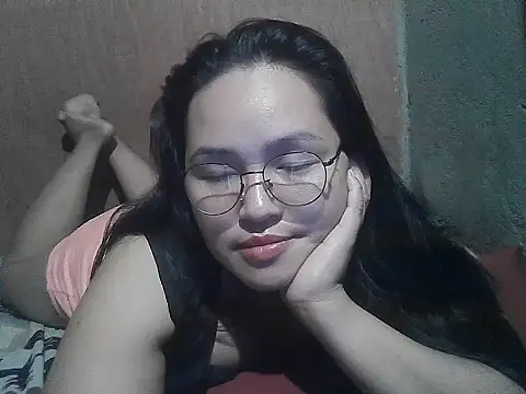 yummy_jyra02167 webcam