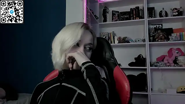 Holy_Mistress_S webcam