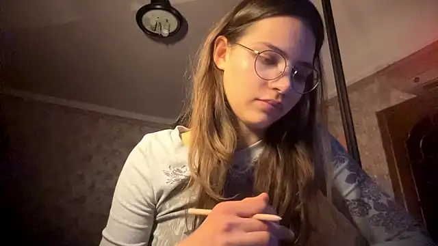 edythrozier (F teen) - kiss fingers