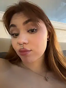 lunamillie - LunaMillie's free webcam - UK Sex Cams