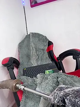 Webcam Model (alexa_bluee)  is live.Free join now!