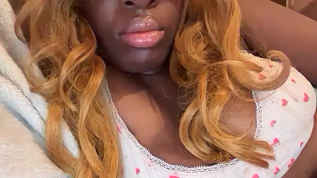 MonicaEngland32 webcam