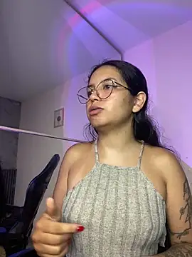 Webcam Model (Rosita_forever_)  is live.Free join now!