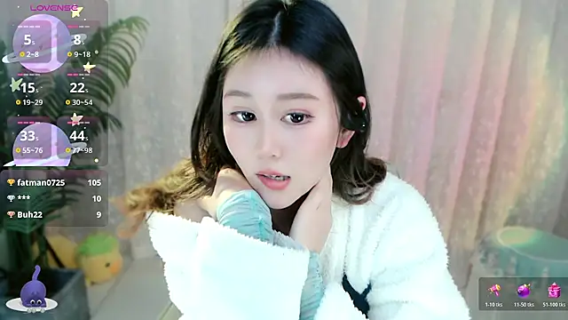 Webcam Model (Aimee-520)  is live.Free join now!