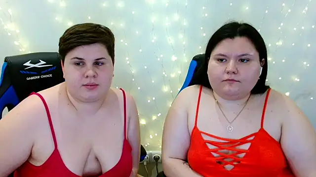 BeckyAndHellen webcam