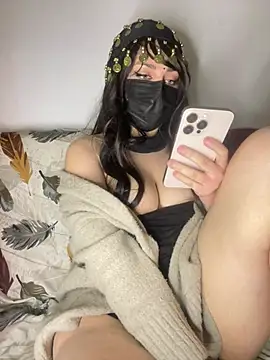 Webcam Model (Laraa8)  is live.Free join now!