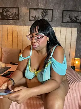 Webcam Model (AranzalatinBlaks1)  is live.Free join now!