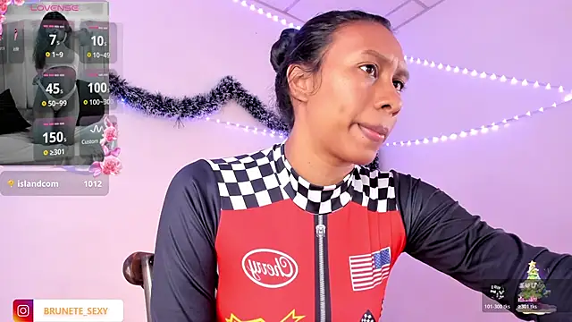 sexy_brunette_12 webcam