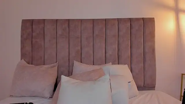 amber_colliiins webcam