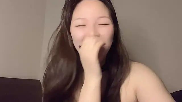 Mia-77 Live Webcam on Stripchat