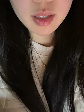 Uyennii02 – webcam model profile photo