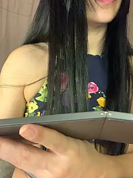 Webcam Model (Estefani_32)  is live.Free join now!