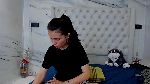 Ari_and_Storm webcam