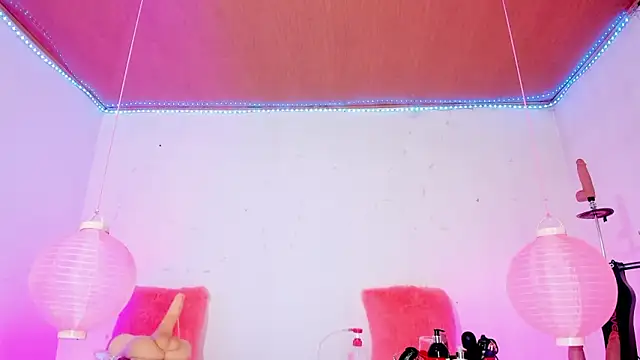 shannon_kinne_ (Ask my age) - PUT PLUG IN ASS