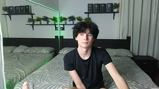 cute_mike (M twink) - get naked