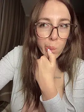 Webcam Model (MommmyYummy)  is live.Free join now!