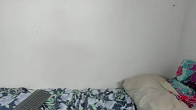 cirosky_elchicopolla - Cirosky_elchicopolla's free webcam - UK Sex Cams