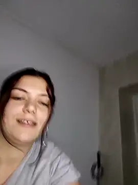 Webcam Model (LadyNora) is live