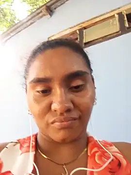 Webcam Model (Lucy-Ferr) is live