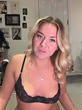 golidelovee - Golidelovee's free webcam - UK Sex Cams