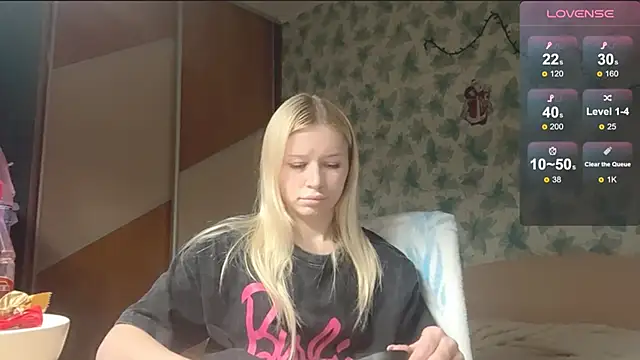 Barbie_Blondie webcam