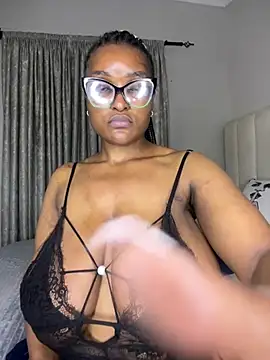 Bustygoddess32