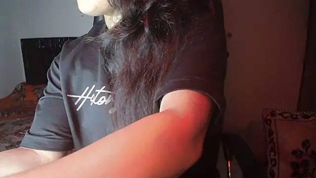 Webcam Model (queen_angel67)  is live.Free join now!