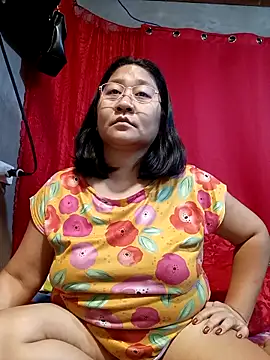 Webcam Model (hotchubbyasian88)  is live.Free join now!